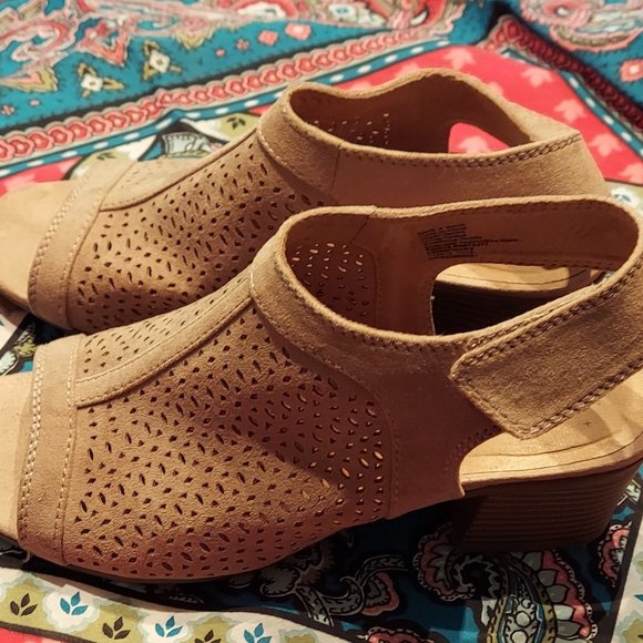 Comfortable Faux Suede Tan Sandals with 2.5" Heel and Velcro Back Straps - Picture 4 of 5